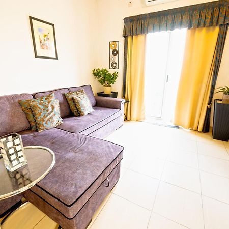 Vic- Seafront Apartment Слима Экстерьер фото