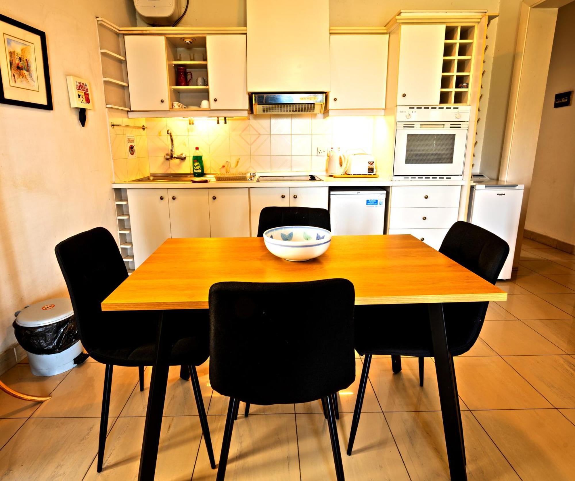 Vic- Seafront Apartment Слима Экстерьер фото